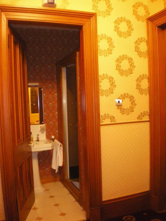 Langley Bank Guest House Άυρ Εξωτερικό φωτογραφία