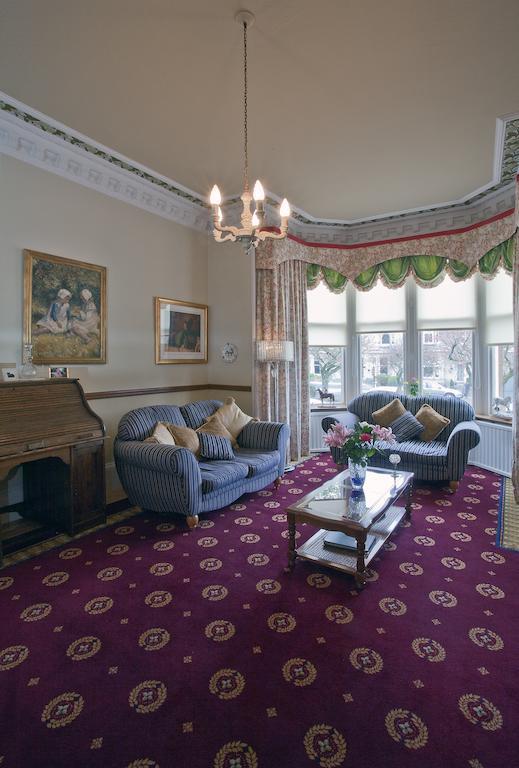 Langley Bank Guest House Άυρ Εξωτερικό φωτογραφία
